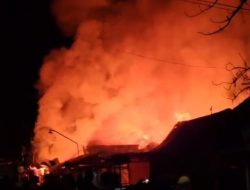 Breaking News! Si Jago Merah Kembali Mengamuk, Pasar Ngawen Blora Terbakar Hebat Malam Ini