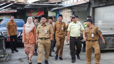 Pedagang Pasar Bintoro Wadul Minyakita Langka, Gus Yasin Gercep Minta OPD Cek Distributor dan Sesuaikan HET 11 TUTURPEDIA - Pedagang Pasar Bintoro Wadul Minyakita Langka, Gus Yasin Gercep Minta OPD Cek Distributor dan Sesuaikan HET