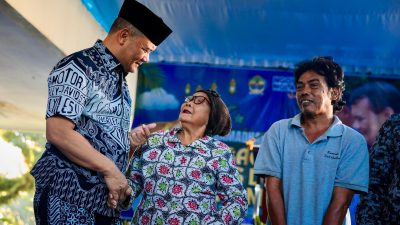 Jelang Lebaran, Penggali Kubur Hingga Supeltas Terima Bantuan Beras dari Gubernur Ahmad Luthfi 18 TUTURPEDIA - Jelang Lebaran, Penggali Kubur Hingga Supeltas Terima Bantuan Beras dari Gubernur Ahmad Luthfi