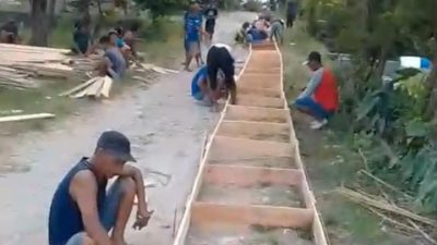 Jalan Kabupaten Dibiarkan Rusak, Warga Nglebak Patungan Bangun Sendiri: Sindiran Telak untuk Pemkab Blora” 10 TUTURPEDIA - Jalan Kabupaten Dibiarkan Rusak, Warga Nglebak Patungan Bangun Sendiri: Sindiran Telak untuk Pemkab Blora”