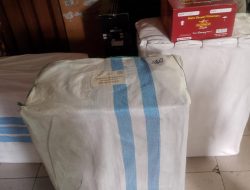 Penjualan Sarung Lesu Jelang Lebaran 2026, Pedagang Rumahan di Blora Mengeluh Omzet Anjlok hingga Separuh