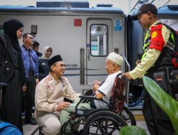 Wagub Berangkatkan 640 Pemudik KA Gratis Arah Jateng, Penumpang: Sangat Membantu, Berharap Tahun depan Kuota Lebih Banyak