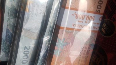 “Berkah Lebaran 2026: Jasa Penukaran Uang di Blora Raup Untung Fantastis dan Kaya Mendadak, Fee Tembus 18 Persen!”