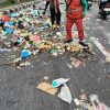 Respon Laporan Masyarakat, DLH Kota Semarang Minta Maaf dan Sigap Bersihkan Tumpahan Sampah