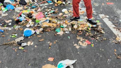 Respon Laporan Masyarakat, DLH Kota Semarang Minta Maaf dan Sigap Bersihkan Tumpahan Sampah 10 TUTURPEDIA - Respon Laporan Masyarakat, DLH Kota Semarang Minta Maaf dan Sigap Bersihkan Tumpahan Sampah