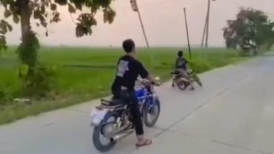 TUTURPEDIA - Jalan Rusak Dikeluhkan Hingga ke Medsos, Kini Jalan Mulus di Blora Jadi Arena Balap Liar