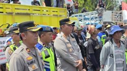 TUTURPEDIA - Kawal Aspirasi Petani Tebu, Kapolres Blora AKBP Wawan Andi Susanto Pimpin Langsung Pengamanan Humanis di Alun-Alun