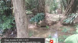 TUTURPEDIA - Terisolasi Tanpa Jembatan, Warga Semampir Blora Tempuh 6 Km Demi Akses Hidup