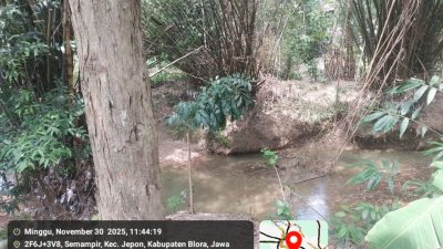 TUTURPEDIA - Terisolasi Tanpa Jembatan, Warga Semampir Blora Tempuh 6 Km Demi Akses Hidup