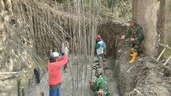 TUTURPEDIA - Jembatan Garuda Dikebut! TNI dan Warga Jati Bahu-membahu Tembus Medan Sulit