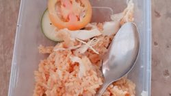 Nasi Goreng Basi Beredar di SPPG Manggir, Wali Murid Murka: “Ini Program Gizi atau Sekadar Jualan?” 9 TUTURPEDIA - Nasi Goreng Basi Beredar di SPPG Manggir, Wali Murid Murka: “Ini Program Gizi atau Sekadar Jualan?”