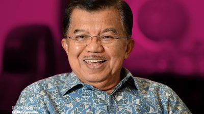 Datangi Bareskrim, Jusuf Kalla Laporkan Rismon Sianipar atas Tuduhan "Bohir" Isu Ijazah Jokowi 10 TUTURPEDIA - Datangi Bareskrim, Jusuf Kalla Laporkan Rismon Sianipar atas Tuduhan "Bohir" Isu Ijazah Jokowi