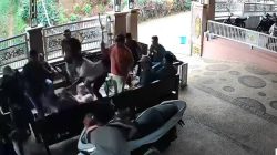 Brutal! Kades Pakel Lumajang Diserang 15 Orang Bersenjata Tajam, Polisi Buru Pelaku dan Dalang 7 TUTURPEDIA - Brutal! Kades Pakel Lumajang Diserang 15 Orang Bersenjata Tajam, Polisi Buru Pelaku dan Dalang