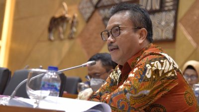 TUTURPEDIA - PHK Tak Bisa Sepihak! Edy Wuryanto Dorong Aturan Keras: Hak Buruh Harus Dibayar, Bahkan Saat Perusahaan Bangkrut