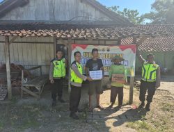Polsek Kunduran Tebar Kepedulian Lewat “Jumat Berkah”, Warga Sambiroto Tersentuh
