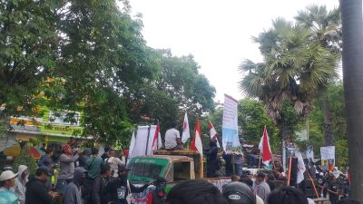 Vonis Sudah Jatuh, Tapi Keadilan Dipertanyakan: Keluarga Korban ‘Tongtek Maut’ Pati Gabung AMPB Geruduk Polresta 11 TUTURPEDIA - Vonis Sudah Jatuh, Tapi Keadilan Dipertanyakan: Keluarga Korban ‘Tongtek Maut’ Pati Gabung AMPB Geruduk Polresta