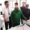 Kunjungi Korban Keracunan MBG! Menteri HAM Natalius Pigai: Kalau Sembuh Nanti Harus Kembali ke Sekolah, Biar Jadi Menteri Seperti Saya!