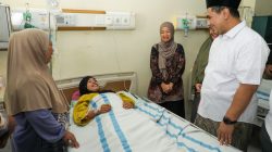 TUTURPEDIA - Momen Wagub Taj Yasin Pulihkan Trauma Tujuh Siswa Tertimpa Sekolah Roboh di Sragen