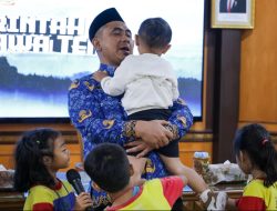 Kunjungi Gubernuran, Anak-anak TK Belajar Pekerjaan Bidang Pemerintahan Langsung dari Wagub Taj Yasin