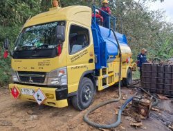 Pengiriman Perdana Minyak Mataram Connection Nusantara ke Pertamina MOS Menggung Disambut Antusias Warga Soko
