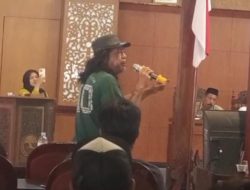FBS Seruduk Gedung DPRD Blora! Exi Wijaya Nyanyikan Lagu Sakral ‘Wek Wek’