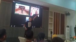 Kritik Dibungkam: Wartawan Tuturpedia Walk Out Usai Dua Kali Diusir Moderator Komisaris BPE Blora, Saat Menyampaikan Kebenaran Menyoal Butuh Pabrik Padat Karya dan Diframing! 3 TUTURPEDIA - Kritik Dibungkam: Wartawan Tuturpedia Walk Out Usai Dua Kali Diusir Moderator Komisaris BPE Blora, Saat Menyampaikan Kebenaran Menyoal Butuh Pabrik Padat Karya dan Diframing!
