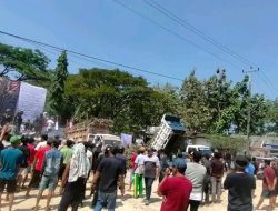 Aksi Tumpahkan Tebu! Tagih Janji Bulog di Depan PG GMM