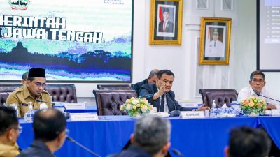 Ahmad Luthfi Gerak Cepat Tangani Jalan Rusak di Jateng, Rp 200 Miliar Direalokasi Tanpa Tunggu APBD Perubahan 10 TUTURPEDIA - Ahmad Luthfi Gerak Cepat Tangani Jalan Rusak di Jateng, Rp 200 Miliar Direalokasi Tanpa Tunggu APBD Perubahan