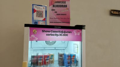 "Hanya Engkau dan Tuhan yang Tahu", Menguji Kejujuran Lewat Kulkas Tanpa Penjaga di Polres Blora 14 TUTURPEDIA - "Hanya Engkau dan Tuhan yang Tahu", Menguji Kejujuran Lewat Kulkas Tanpa Penjaga di Polres Blora