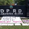 Halaman DPRD Blora Banjir ‘Surat Cinta’ Dari HMI