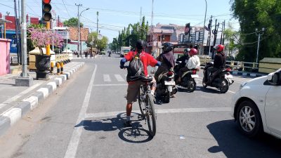 Kisah Wibowo, Warga Ngawen yang Gowes 30 KM Demi Temui Kapolres Blora di Hari Bhayangkara 9 TUTURPEDIA - Kisah Wibowo, Warga Ngawen yang Gowes 30 KM Demi Temui Kapolres Blora di Hari Bhayangkara