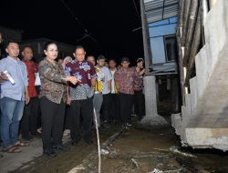 Tinjau Tambak Lorok, Wali Kota Agustina Siapkan Penanganan untuk Kurangi Dampak Rob