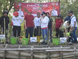 Wali Kota Agustina Wilujeng Ajak Karang Taruna Rawat Bibit Cemara Laut di Pulau Tirang