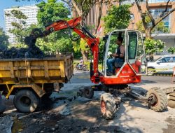 Wali Kota Agustina Antisipasi Genangan di Simpang Lima, DPU Intensifkan Pembersihan Drainase