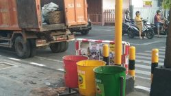 Gerak Cepat DLH Blora! Bak Sampah Dipasang di Jantung Kota, Warga Diminta Tak Lagi Buang Sampah Sembarangan 8 TUTURPEDIA - Gerak Cepat DLH Blora! Bak Sampah Dipasang di Jantung Kota, Warga Diminta Tak Lagi Buang Sampah Sembarangan