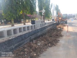 Warga Blora Harap Waspada! Kawasan Alun-Alun Sedang Ada Perbaikan Saluran Dan Kurangi Kecepatan Saat Berkendara