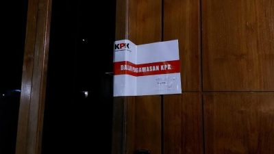 KPK Segel Rumah Kontraktor Diduga Kerabat Bupati Pemalang, Jejak Korupsi Mulai Terkuak 17 TUTURPEDIA - KPK Segel Rumah Kontraktor Diduga Kerabat Bupati Pemalang, Jejak Korupsi Mulai Terkuak