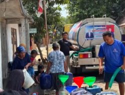 Air Datang, Harapan Tumbuh: Triwanto Bantu Warga dan Usul Sistem Penanganan Kekeringan Terpadu