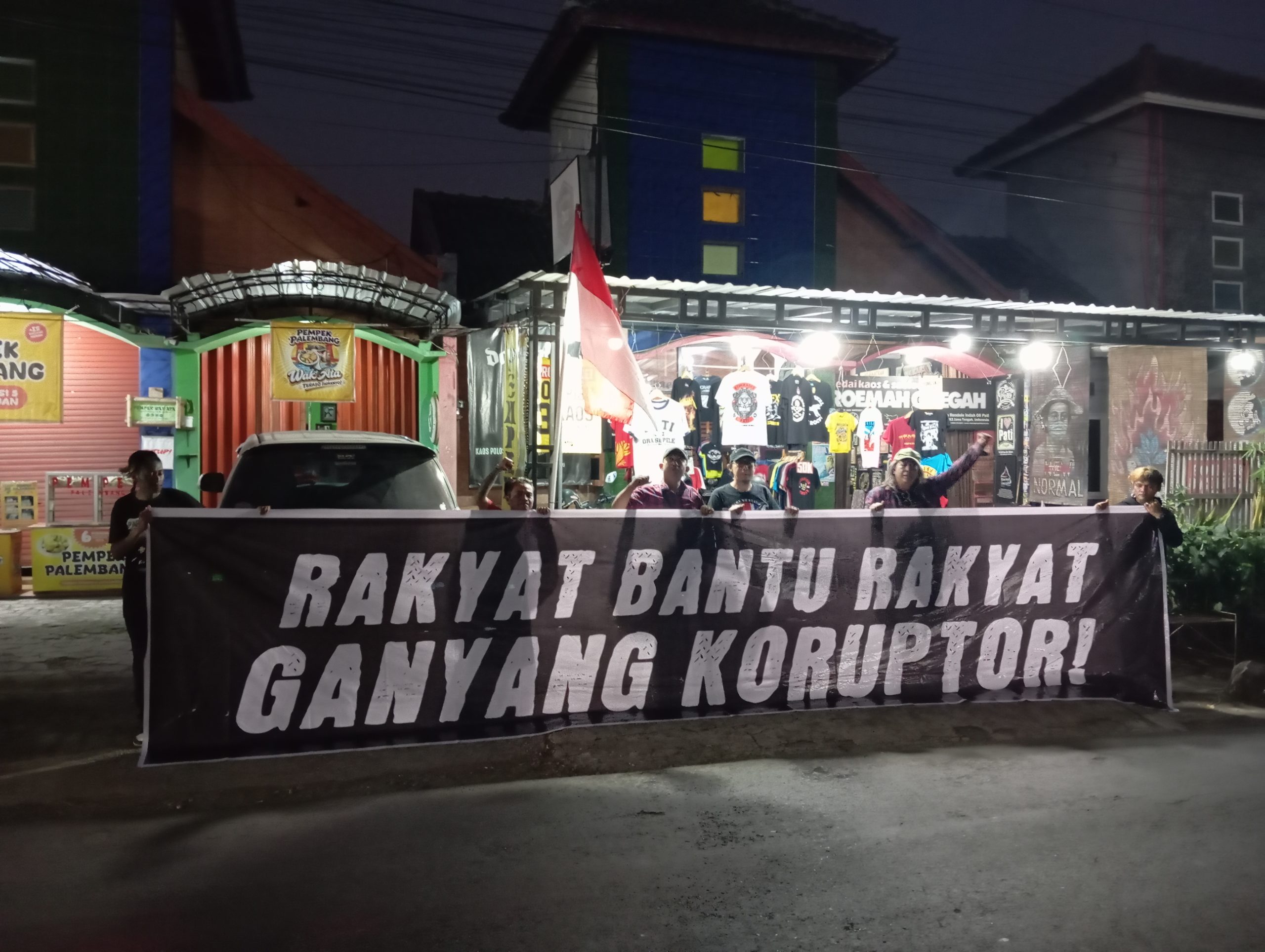 TUTURPEDIA - Bukan Musuh Masyarakat, Koruptorlah Musuh Rakyat: Massa dari Daerah Serukan UU Perampasan Aset Segera Disahkan