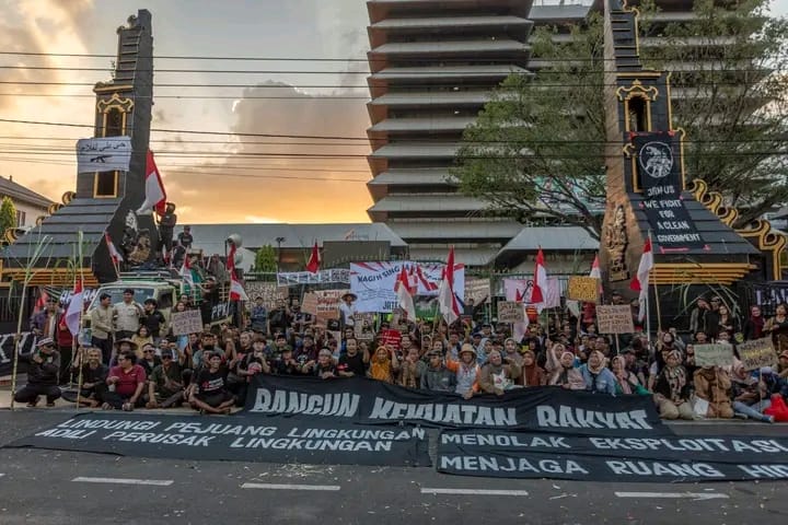 TUTURPEDIA - Satu Bulan Berlalu, Jateng Guyub Tagih Janji Gubernur: “Jangan Biarkan Rakyat Menanggung Konflik Berlarut.”