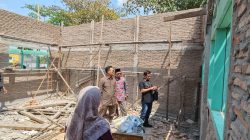 Sidak SDN 1 Sumberjo, DPRD Rembang Temukan Kayu Keropos dan Semen Rapuh 6 TUTURPEDIA - Sidak SDN 1 Sumberjo, DPRD Rembang Temukan Kayu Keropos dan Semen Rapuh