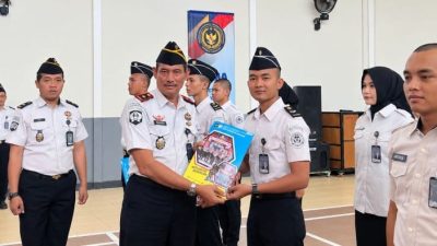 TUTURPEDIA - Delapan Pegawai Rutan Blora Resmi Sandang Pangkat PNS, Karutan Tekankan Integritas dan Tanggung Jawab