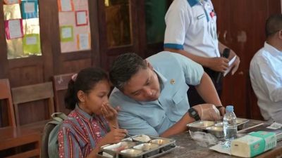 Sekolah Negeri Boleh Tolak MBG, BGN Tegaskan: Iya Semua atau Tidak Semua! 9 TUTURPEDIA - Sekolah Negeri Boleh Tolak MBG, BGN Tegaskan: Iya Semua atau Tidak Semua!