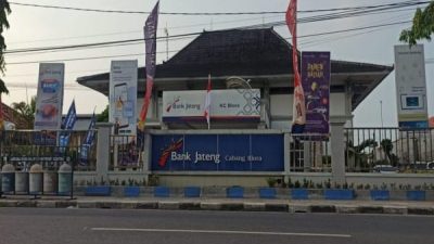 TUTURPEDIA - Rp16,5 Miliar, Cek/Giro hingga Kredit RC: Ubaydillah Bongkar Versi Korban Dugaan Penyalahgunaan Dana Nasabah Bank Jateng Blora
