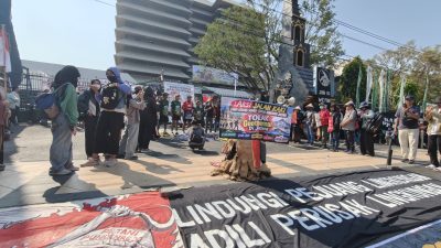 TUTURPEDIA - Mat Tohek dari Blora Bawa Kartu Merah untuk Geothermal Ungaran: “Jawa Tengah Ora Didol”
