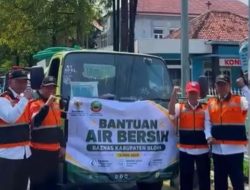 Kekeringan Melanda Banjarejo, BAZNAS Blora Salurkan 8 Tangki Air Bersih ke Empat Desa