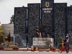 KILAS BALIK: KPK Kembali Bergerak di Jawa Tengah, Bupati Klaten Dikabarkan Terjaring OTT