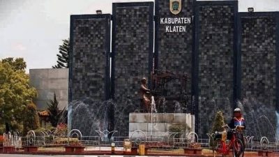 KILAS BALIK: KPK Kembali Bergerak di Jawa Tengah, Bupati Klaten Dikabarkan Terjaring OTT 14 TUTURPEDIA - KILAS BALIK: KPK Kembali Bergerak di Jawa Tengah, Bupati Klaten Dikabarkan Terjaring OTT
