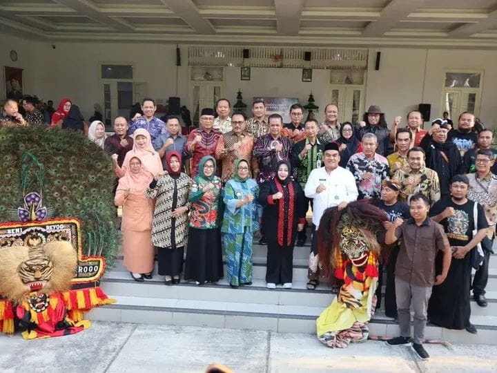 TUTURPEDIA - Blora dan Ponorogo Tandatangani MOU, Dorong Barongan Blora Diakui UNESCO