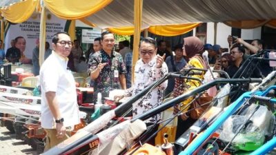 Ratusan Alsintan Mengalir ke Petani Pati, Firman Soebagyo Tekankan Biaya Produksi Harus Turun 19 TUTURPEDIA - Ratusan Alsintan Mengalir ke Petani Pati, Firman Soebagyo Tekankan Biaya Produksi Harus Turun